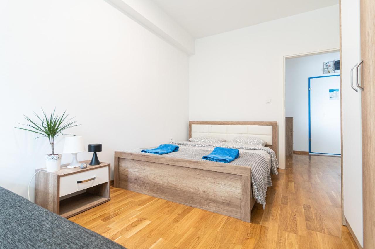 High-End Spacious Apartment Next To City Mall Skopie Exterior foto