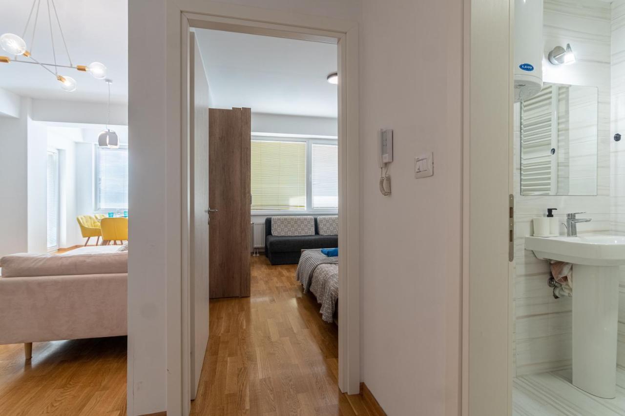 High-End Spacious Apartment Next To City Mall Skopie Exterior foto